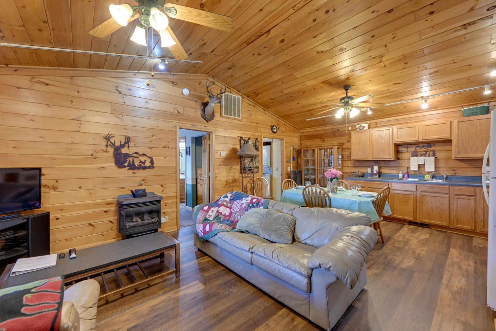 Cozy Deer Glen Cabin With Private Hot Tub And Porch! Bryson City Zewnętrze zdjęcie