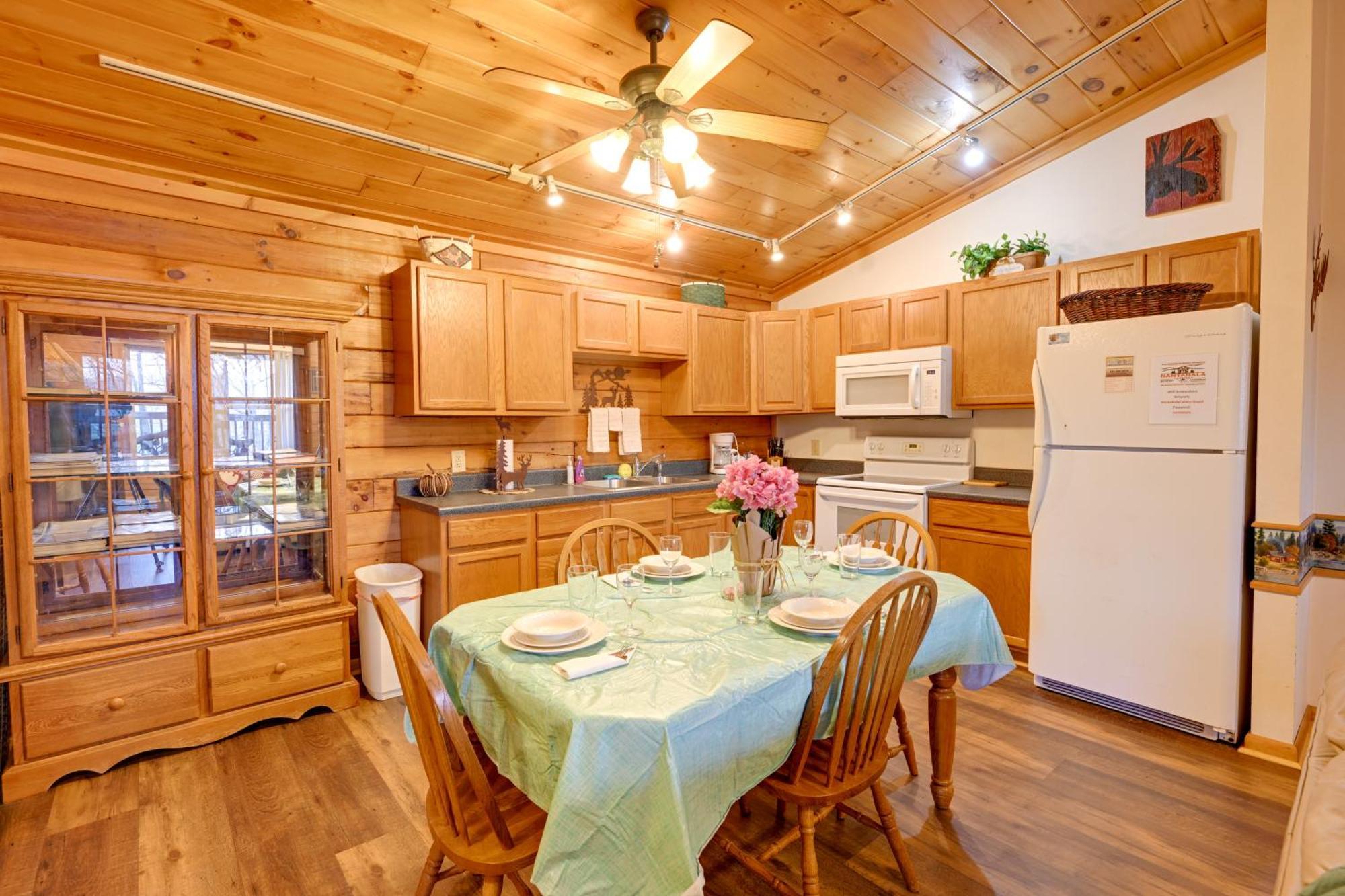 Cozy Deer Glen Cabin With Private Hot Tub And Porch! Bryson City Zewnętrze zdjęcie